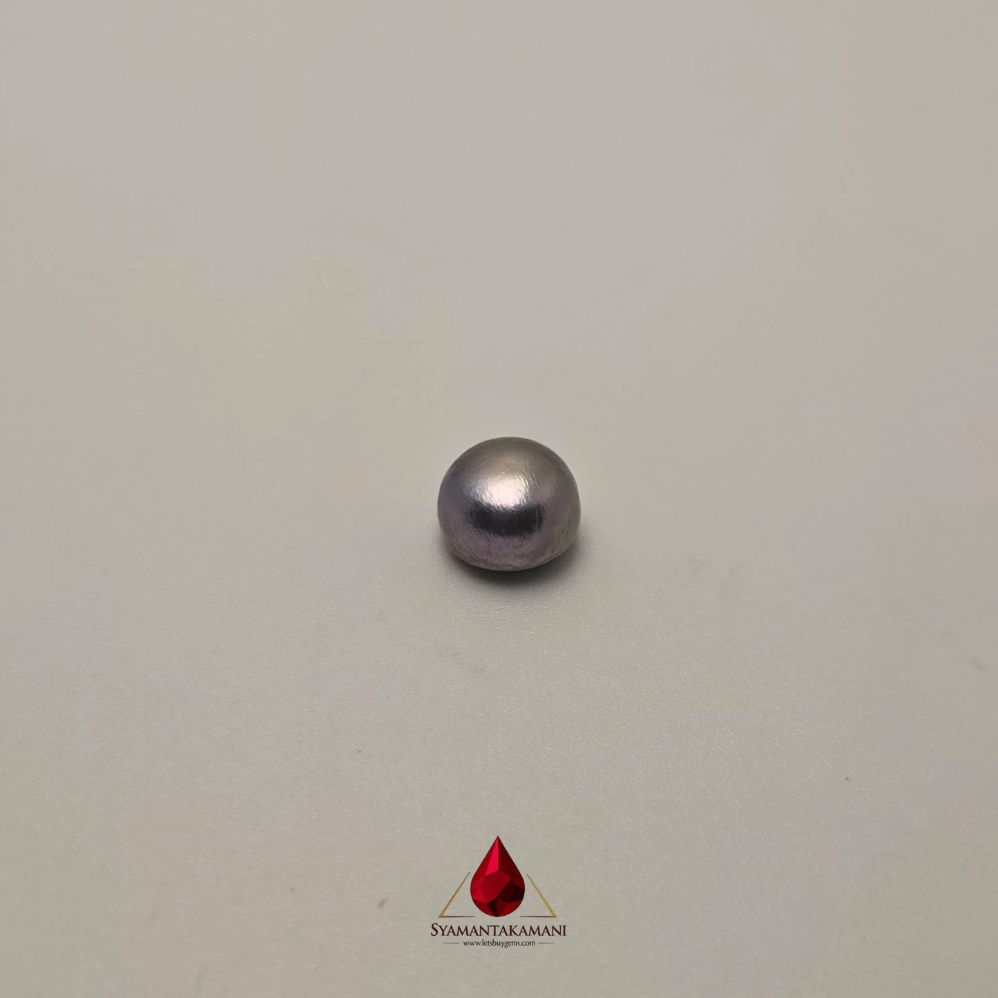 Natural Tahitian Pearl Cultured 3.90 Carats Untreated AA Quality The Velvet Eclipse