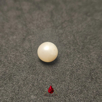 Natural South Sea Pearl Cultured 7.65 Carats Untreated AA Quality The Golden Aura