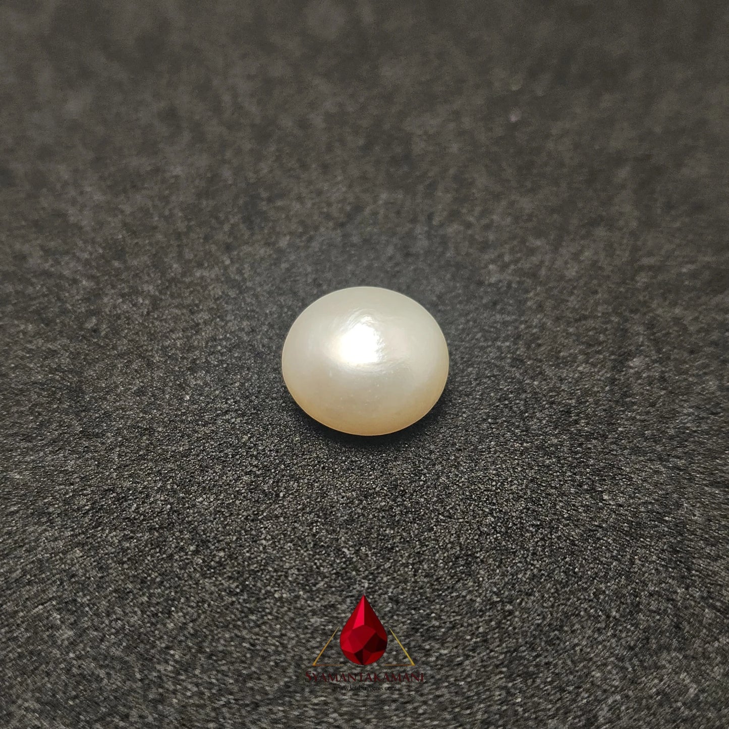 Natural Freshwater Pearl Cultured 5.65 Carats Untreated AA Quality The Lunar Disk