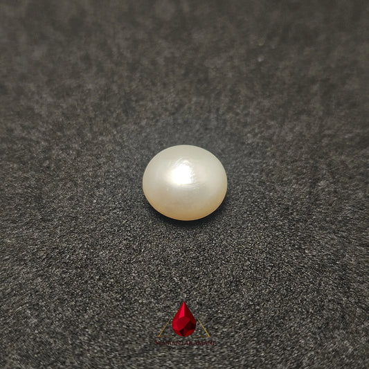 Natural Freshwater Pearl Cultured 5.65 Carats Untreated AA Quality The Lunar Disk